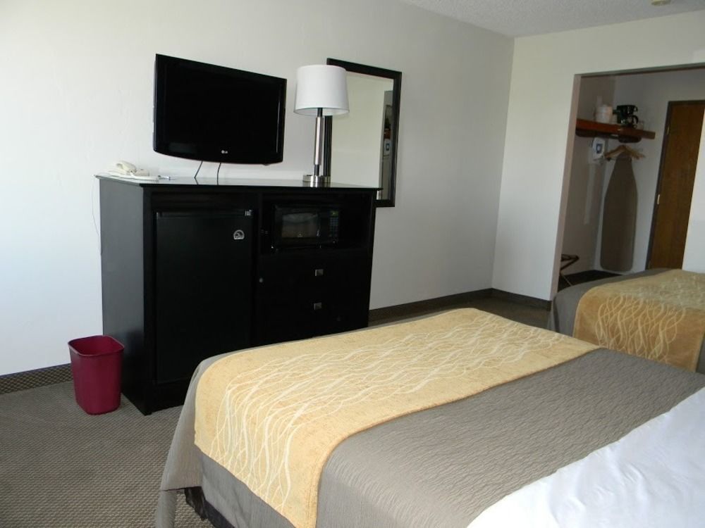 Boarders Inn & Suites By Cobblestone Hotels - Munising Wetmore Kültér fotó